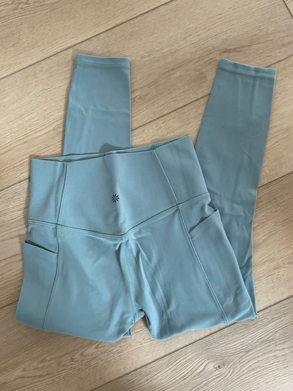 Athleta Salutation 7/8 Tight (XS, Sage Green)